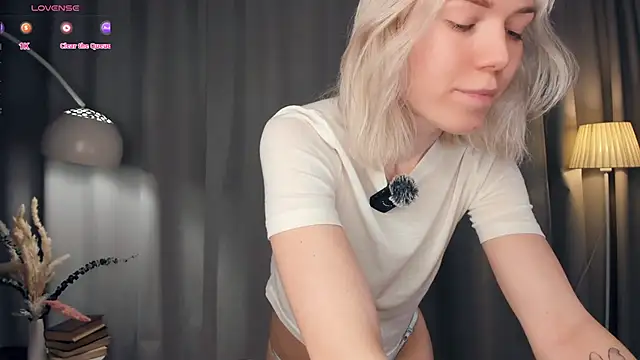 DianeHonnette's Live XXX Chat