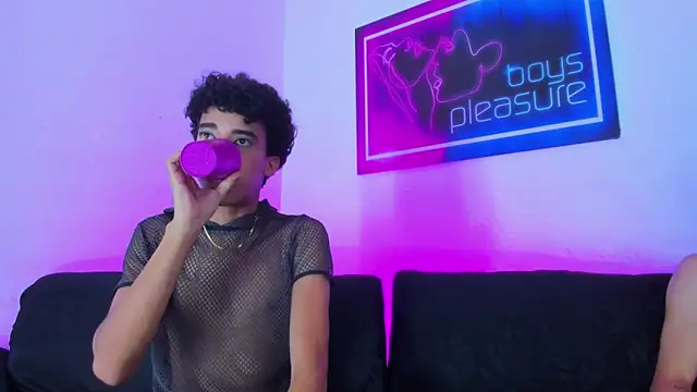 Pleasure_boys_hot 라이브 XXX 채팅