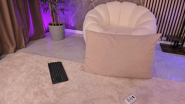 KimP0ssible Adlı Modelin Web Kamerası Şovu