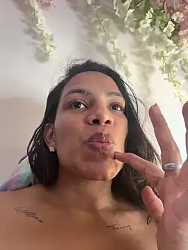 ArielleMillerr-'s Live XXX Chat