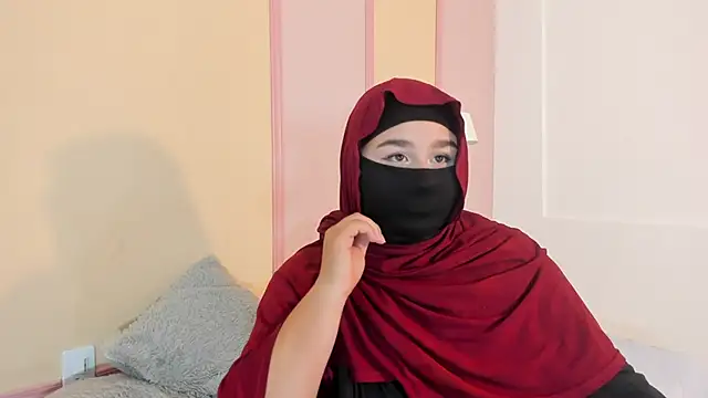 _zharaa: διαδικτυακό σόου στην κάμερα