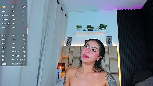 little_sophie18 现场XXX聊天