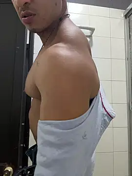 Chat +18 de Chris_Clarck ao vivo