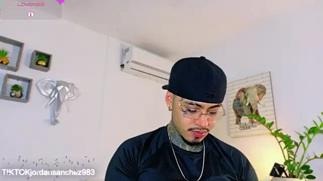 JordanSmiith_'s Webcam Show