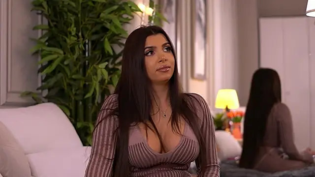 NicoleCellini's Live XXX Chat