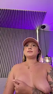 MiaPetit_'s Live XXX Chat