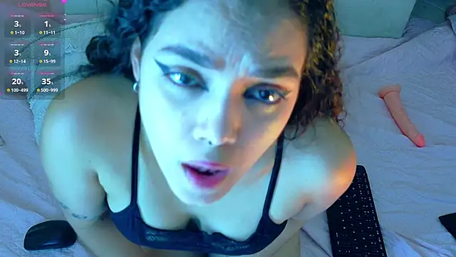 R3d_Moonss__ élő XXX-chatje