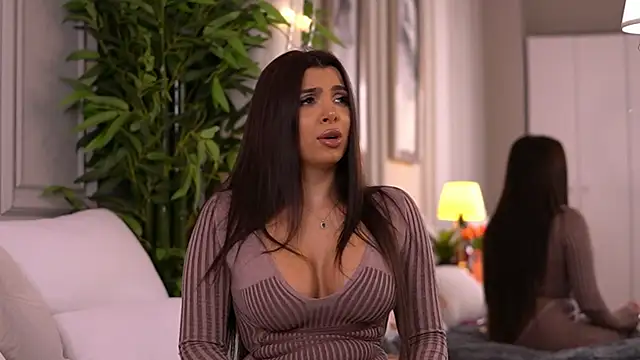 Pertunjukan Kamera Web NicoleCellini