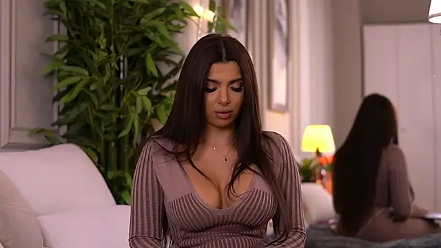 NicoleCellini's Live XXX Chat