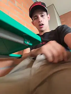 HarryGazeのライブXXXチャット