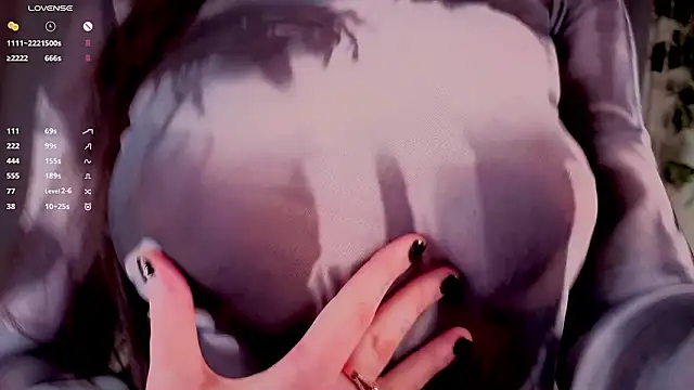 Chat +18 de TristaRoht ao vivo