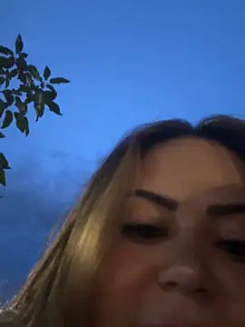 lariic élő XXX-chatje