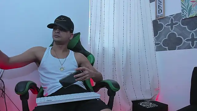 Alejandro_12314's Webcam Show