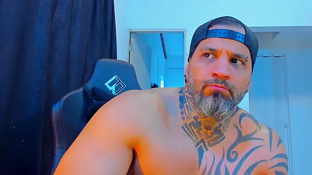 JoshRigby Chat XXX in diretta