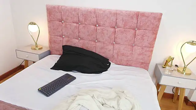 Candy_Domme élő XXX-chatje