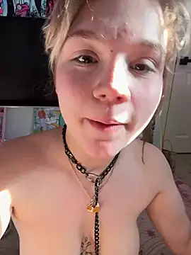 Cutiepiespanks' Live XXX Chat