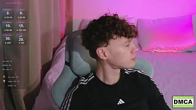 cute_thomas webcam show