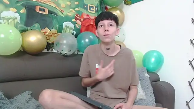 LiamBrown09: απευθείας συνομιλία ΧΧΧ