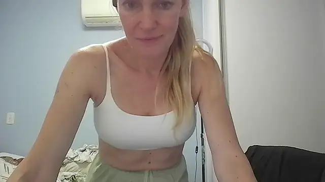 Annylove1のウェブカメラショー