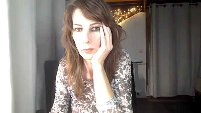 MissDyannis' Live XXX Chat