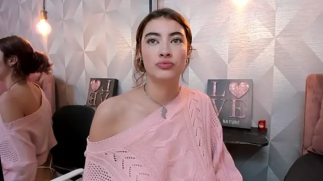 Scarlet_22_'s Webcam Show