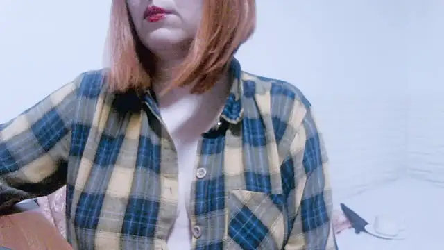 Show modela MashaYeah777 na web-kameri