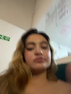 XXX chat uživo modela Antonella_Julieta