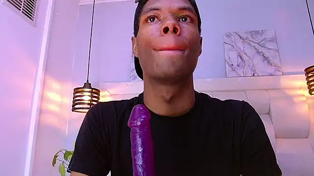 Santiago_Ortiz_'s Live XXX Chat