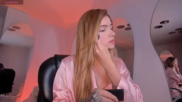 LexieWayne: онлайн-секс-чат