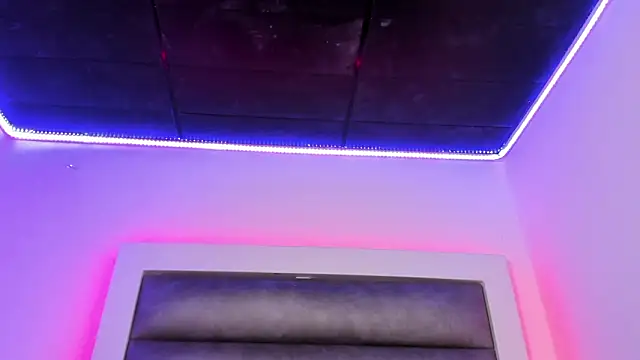 Chat XXX ao vivo de adhalee_js