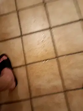 Norbi0803: διαδικτυακό σόου στην κάμερα