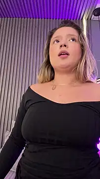 Czat XXX na żywo – MiaPetit_