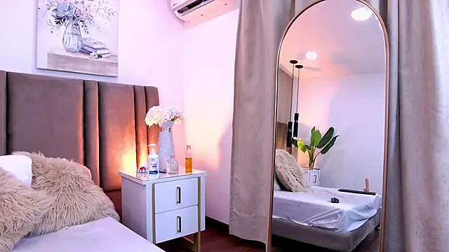 SaraLugo Chat XXX in diretta