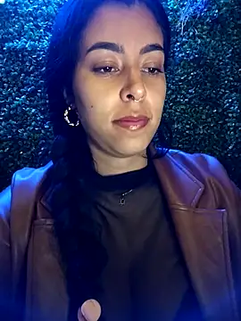 Luianna Adlı Modelin Canlı XXX Sohbeti