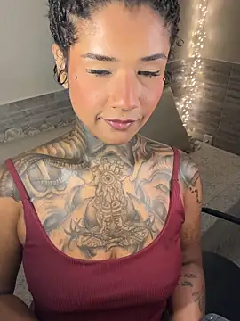 xbigpeach Adlı Modelin Canlı XXX Sohbeti