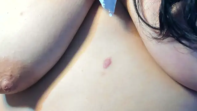 XXX chat uživo modela LillyCandy