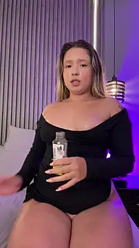 MiaPetit_'s Live XXX Chat