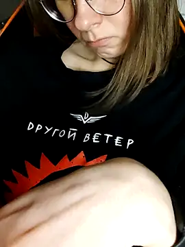 Aashikalaa Adlı Modelin Canlı XXX Sohbeti