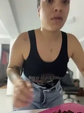 JuanitaMore01: απευθείας συνομιλία ΧΧΧ