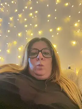 JasmineGlow7 élő XXX-chatje