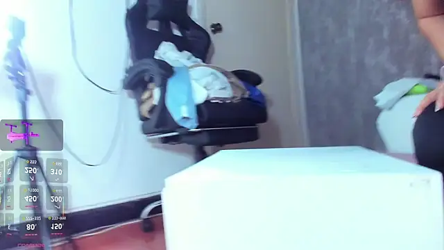 naomidibello's Webcam Show