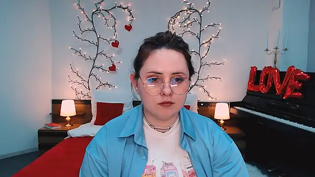 Hennessy_bunny élő XXX-chatje