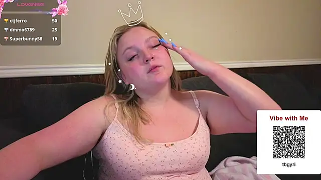 PhatAssBlondのウェブカメラショー