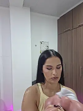 heyshaa 现场XXX聊天