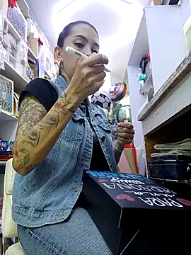 LunaZambrano's Live XXX Chat