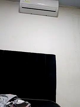 Liancy: απευθείας συνομιλία ΧΧΧ