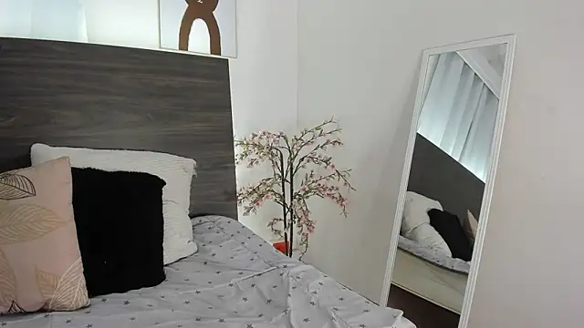 Brianna_Maya 现场XXX聊天