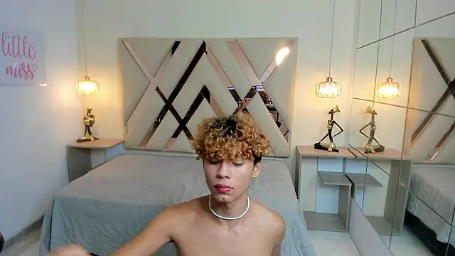 Anyelo_Twink 网络视讯表演