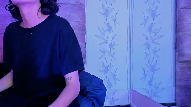 CaliferAndAurora Show in webcam