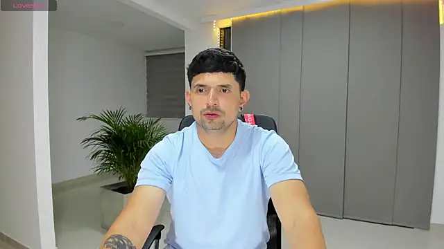 TroyeSavage Webcam Show